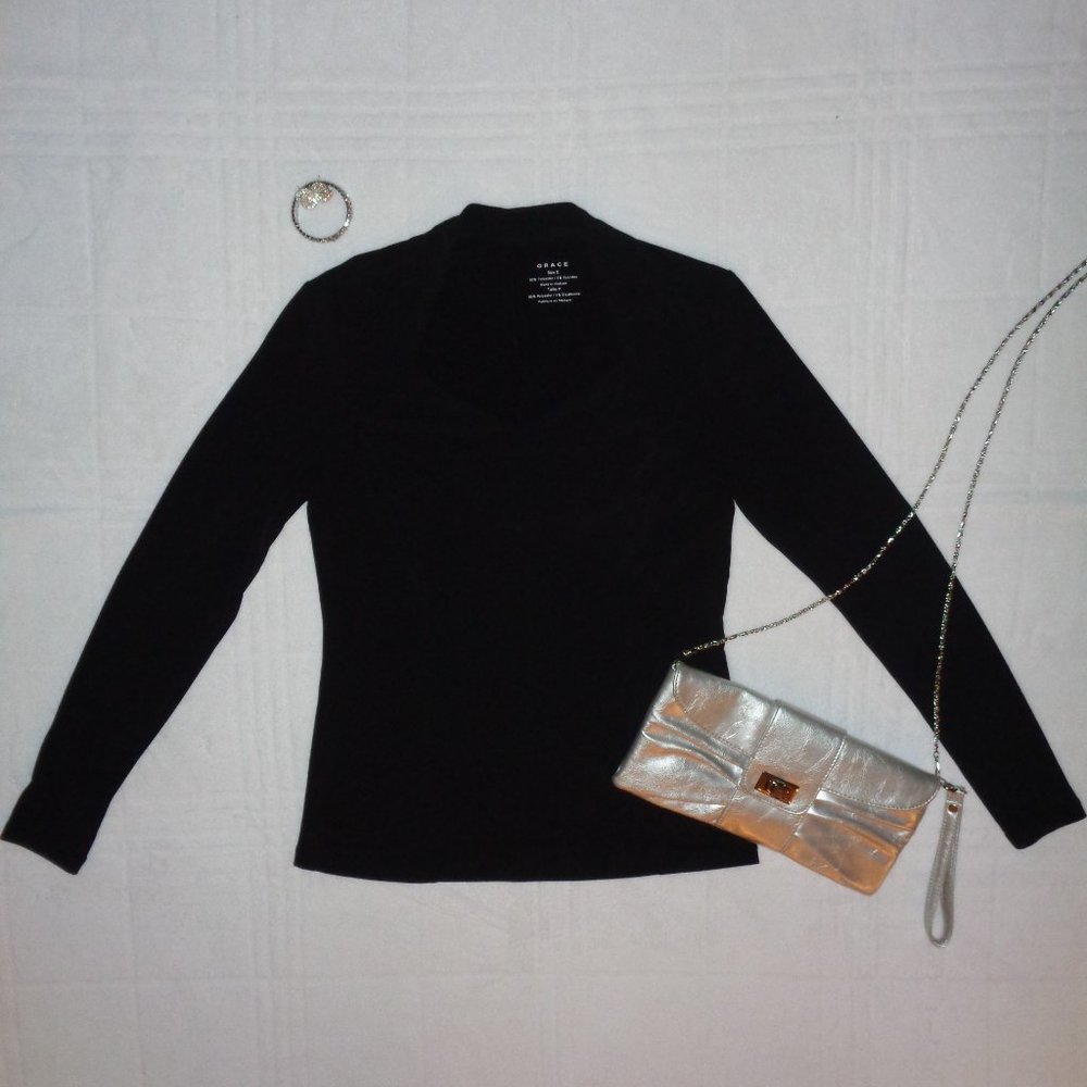 💗 3/$25 Black long sleeve top